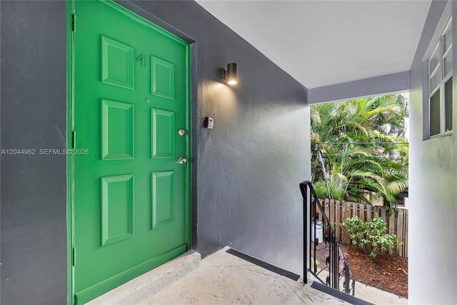 1730 NE 7th Street 15, Fort Lauderdale, FL 33304
