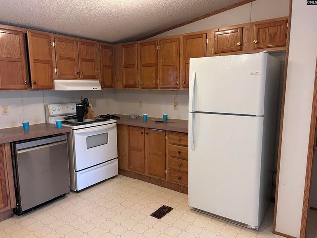 1749 Blacksgate E, Prosperity, SC 29127