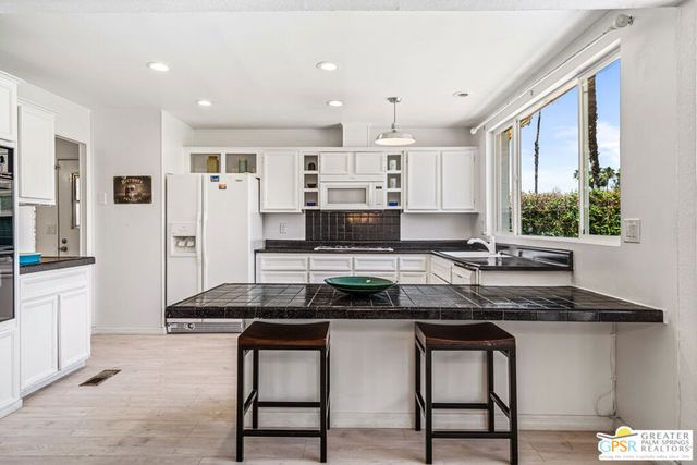 73450 Country Club Drive 124, Palm Desert, CA 92260