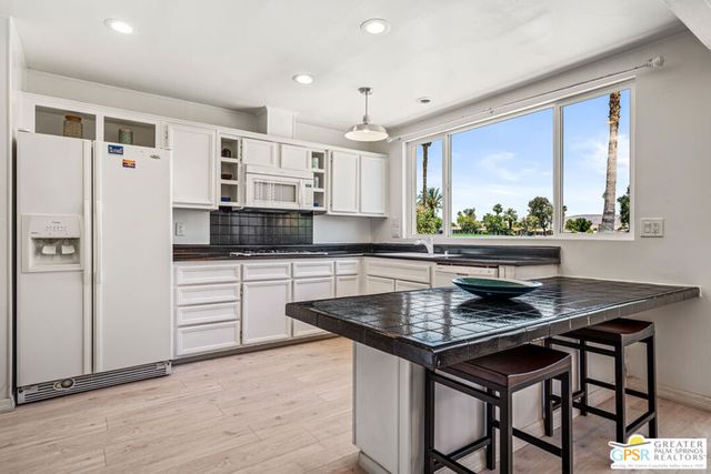 73450 Country Club Drive 124, Palm Desert, CA 92260