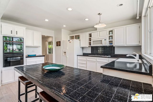 73450 Country Club Drive 124, Palm Desert, CA 92260