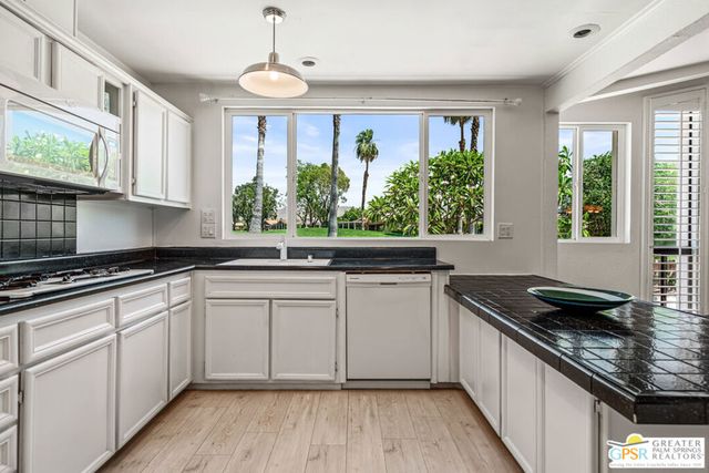 73450 Country Club Drive 124, Palm Desert, CA 92260