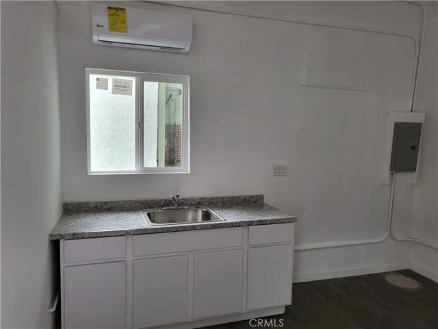 10842 Saticoy Street, Sun Valley, CA 91352