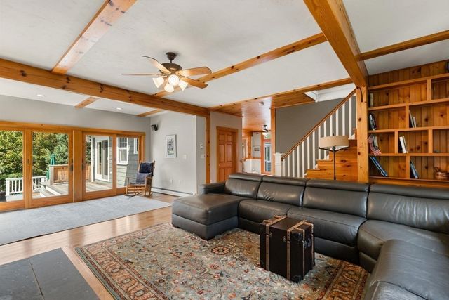 18 Holly St, Gloucester, MA 01930