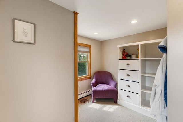 18 Holly St, Gloucester, MA 01930