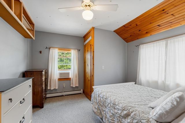 18 Holly St, Gloucester, MA 01930