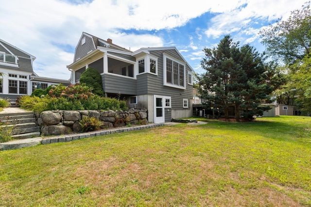 18 Holly St, Gloucester, MA 01930