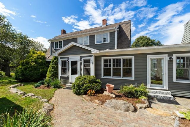 18 Holly St, Gloucester, MA 01930