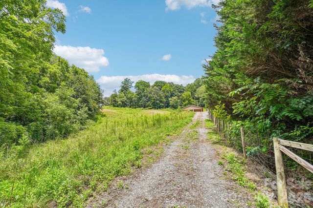 50 Glance Cove Road, Clyde, NC 28721