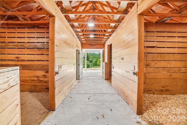 50 Glance Cove Road, Clyde, NC 28721