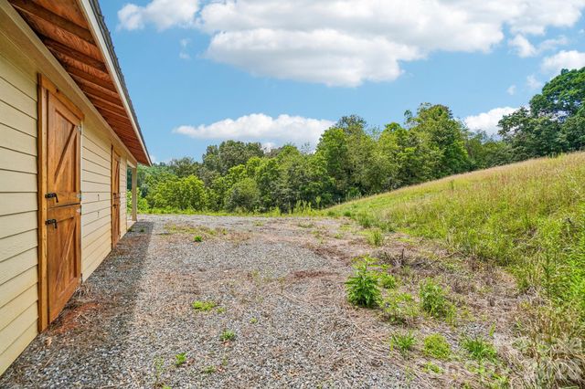 50 Glance Cove Road, Clyde, NC 28721