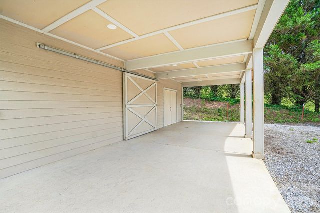 50 Glance Cove Road, Clyde, NC 28721