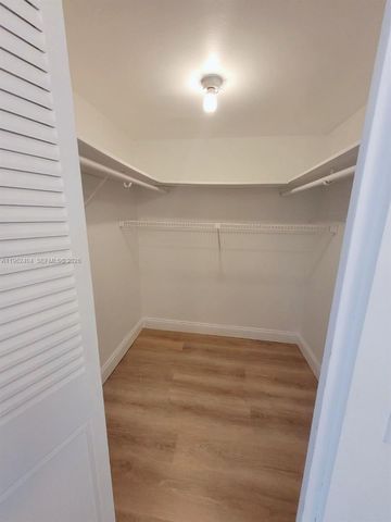 2025 NE 164th St 816, North Miami Beach, FL 33162