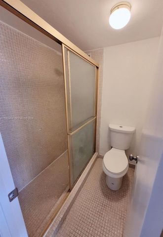 2025 NE 164th St 816, North Miami Beach, FL 33162