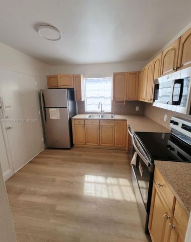 2025 NE 164th St 816, North Miami Beach, FL 33162