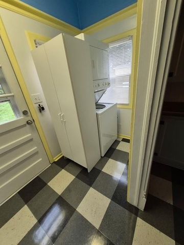 541 S Huttig Avenue, Independence, MO 64053