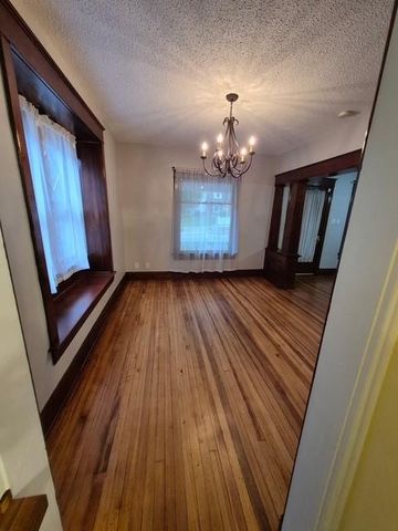541 S Huttig Avenue, Independence, MO 64053