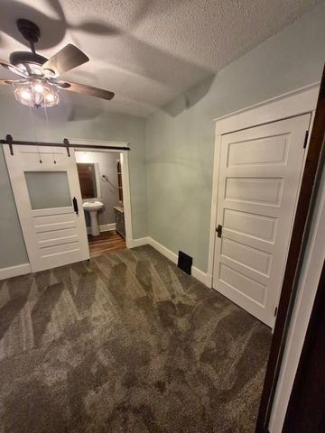 541 S Huttig Avenue, Independence, MO 64053