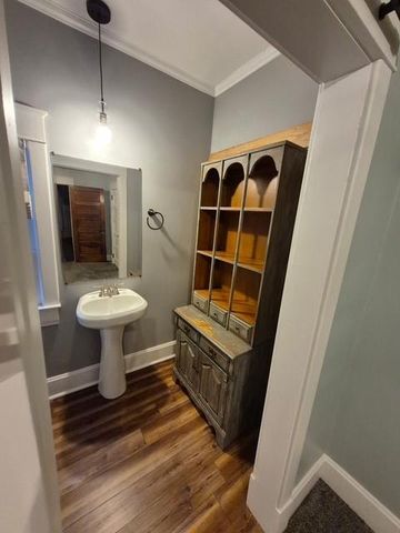541 S Huttig Avenue, Independence, MO 64053