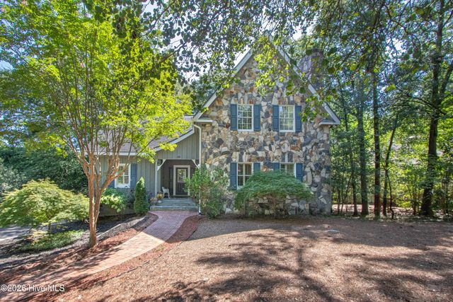 12 Village Lane, Pinehurst, NC 28374