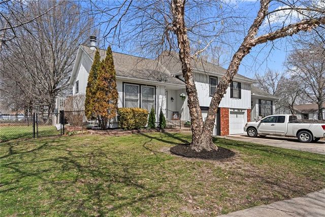 7732 W 152nd Terrace, Overland Park, KS 66223