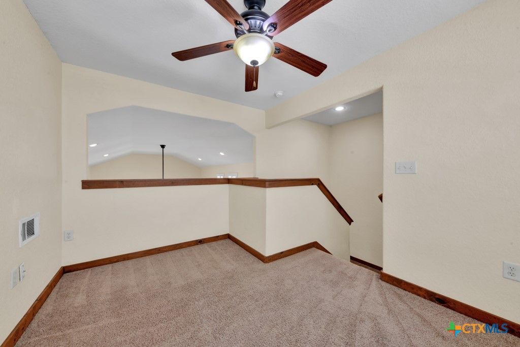 Image 13 of property listing at 1650 Gruene Vineyard Crossing, New Braunfels, TX 78130