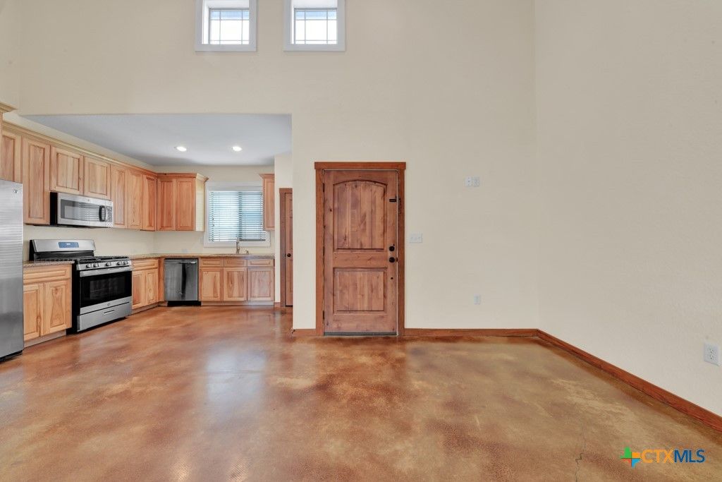 Image 4 of property listing at 1650 Gruene Vineyard Crossing, New Braunfels, TX 78130