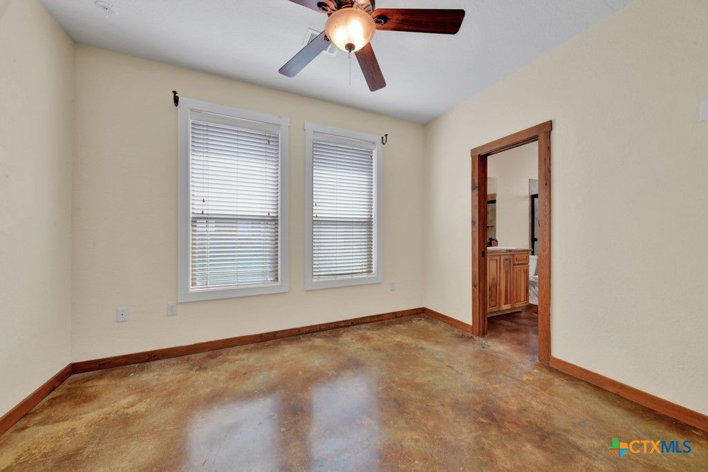 Image 8 of property listing at 1650 Gruene Vineyard Crossing, New Braunfels, TX 78130