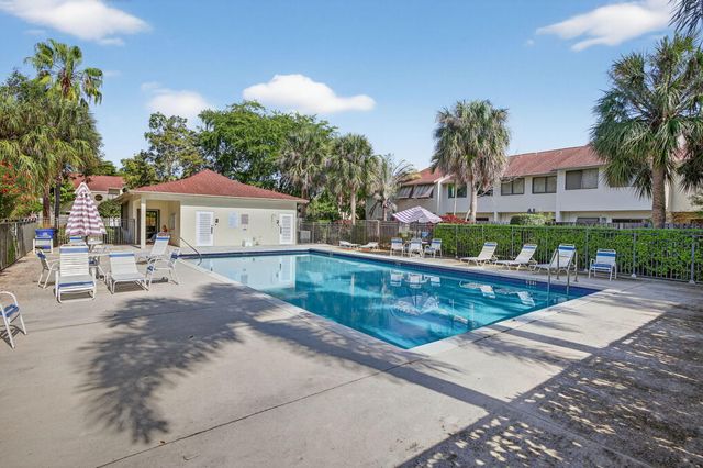 237 City View Drive 237, Fort Lauderdale, FL 33311