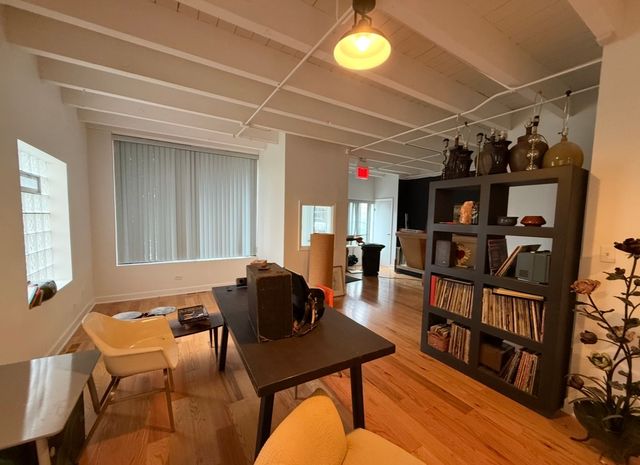 5962 N Elston Avenue, Chicago, IL 60646