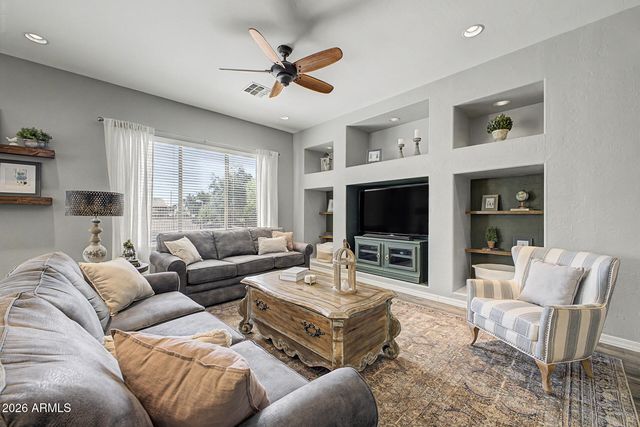 3697 E OXFORD Lane, Gilbert, AZ 85295