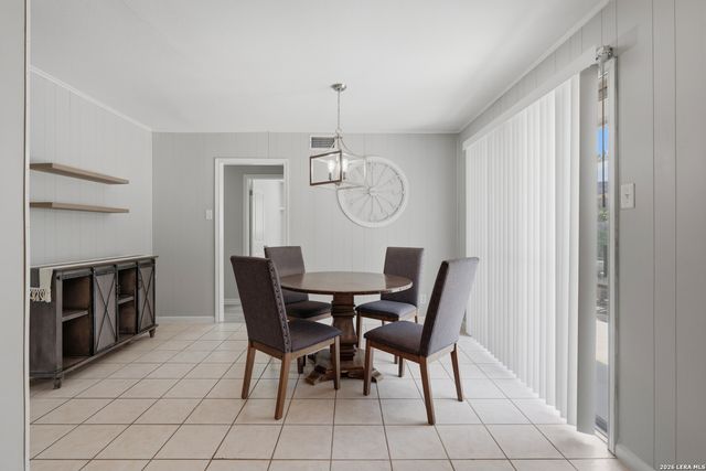 5202 CORAL MIST ST, Kirby, TX 78219