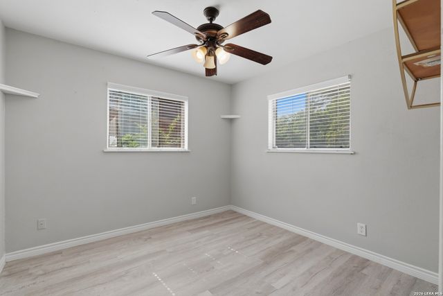 5202 CORAL MIST ST, Kirby, TX 78219