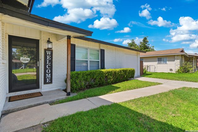 5202 CORAL MIST ST, Kirby, TX 78219