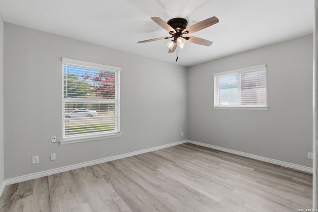5202 CORAL MIST ST, Kirby, TX 78219