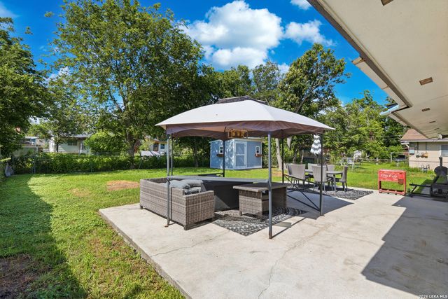 5202 CORAL MIST ST, Kirby, TX 78219