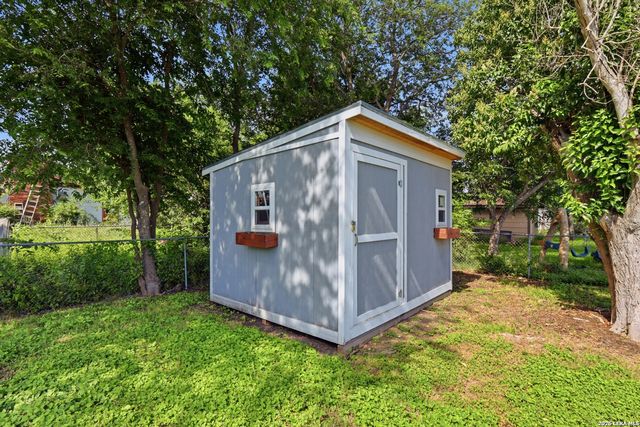 5202 CORAL MIST ST, Kirby, TX 78219