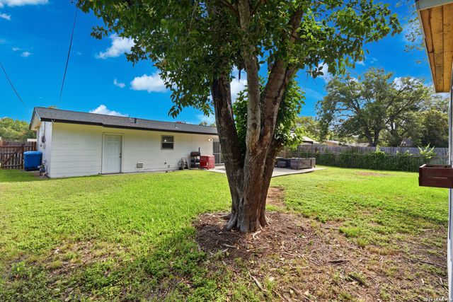 5202 CORAL MIST ST, Kirby, TX 78219