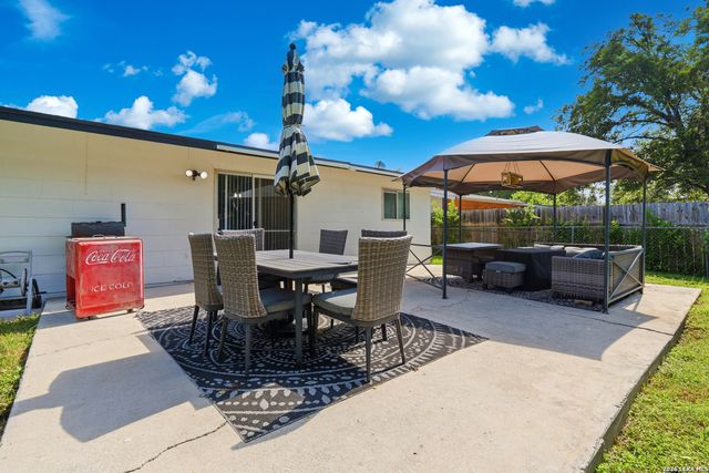 5202 CORAL MIST ST, Kirby, TX 78219
