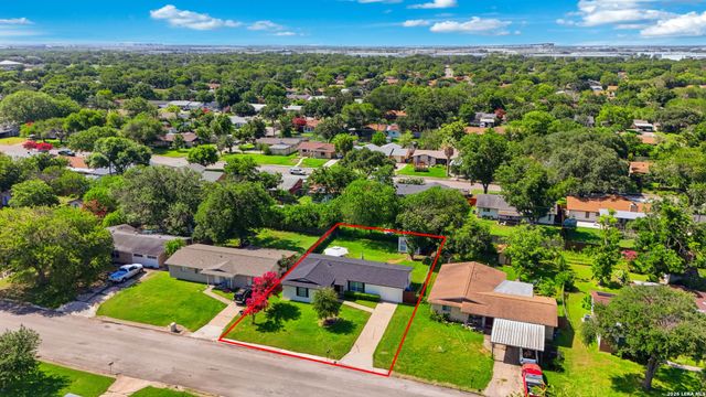 5202 CORAL MIST ST, Kirby, TX 78219