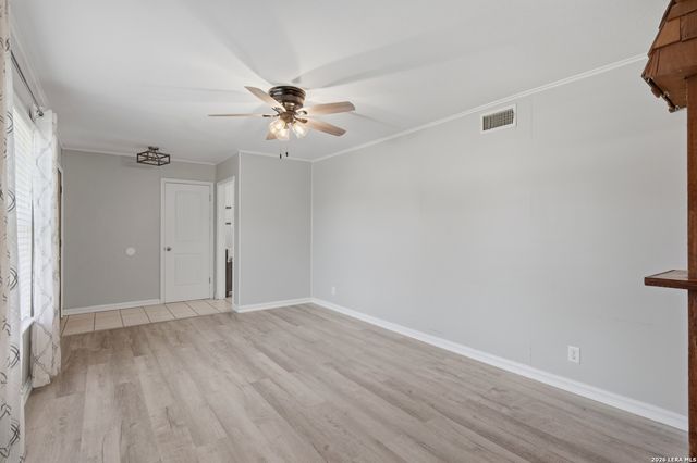 5202 CORAL MIST ST, Kirby, TX 78219