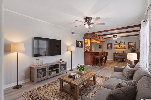 5202 CORAL MIST ST, Kirby, TX 78219