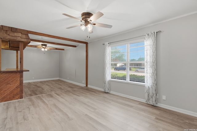 5202 CORAL MIST ST, Kirby, TX 78219