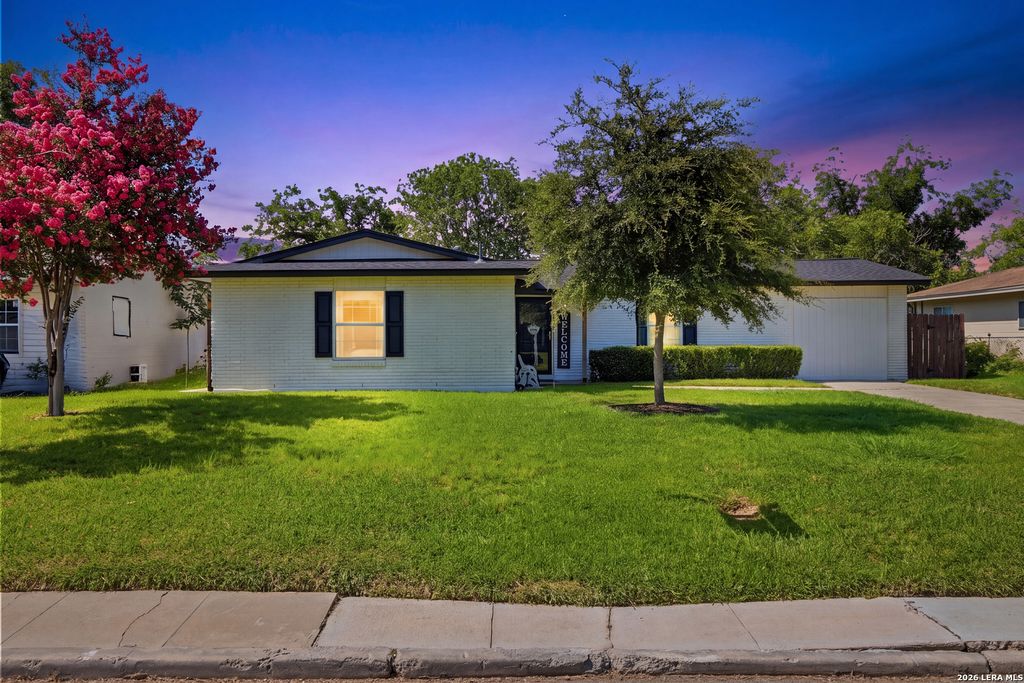 5202 CORAL MIST ST, Kirby, TX 78219