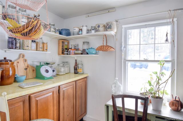 668 State Route 44 55, Highland, NY 12528