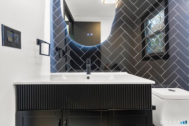 53 Northfield Drive, East Hartford, CT 06118