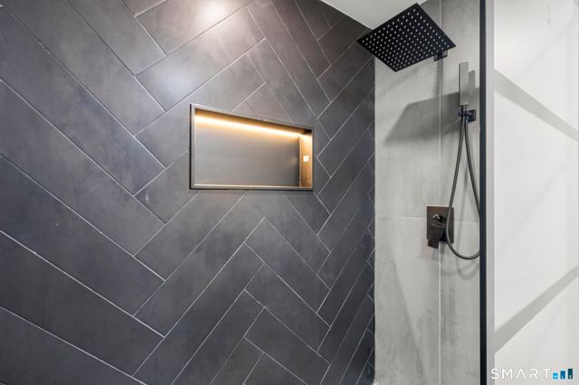 53 Northfield Drive, East Hartford, CT 06118