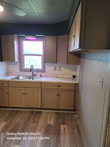 630 E Dartmouth Street, Flint, MI 48505