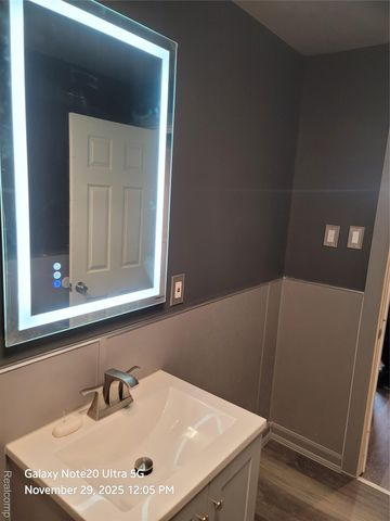 630 E Dartmouth Street, Flint, MI 48505