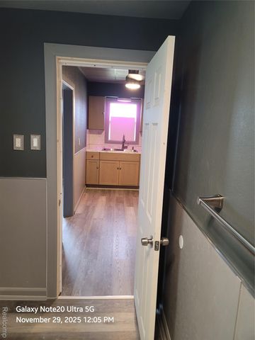 630 E Dartmouth Street, Flint, MI 48505